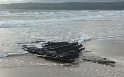 بعد قرابة 4 قرون تحت الرمال..