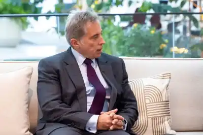 جعفر حسان في منزل عبدالله النسور..