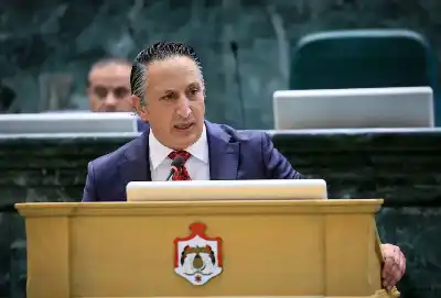 أبو رمان: الحكومة تبحث عن نقطة