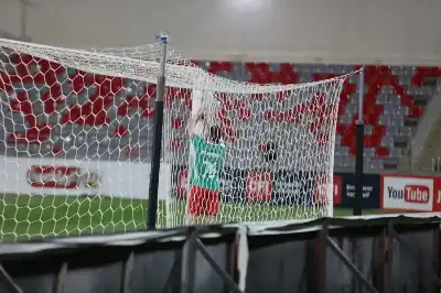 رئيس نادي الحسين ينشر صورا من