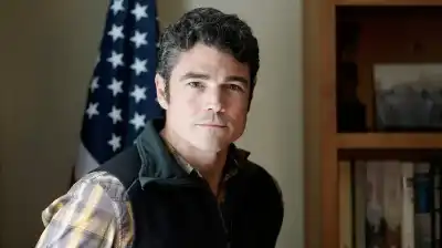 إحتجاجا على حرب إيران.. استقالة مدير