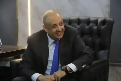 العجارمة يكتب: عمل رئيس الوزراء لدى