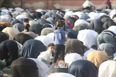 الأردنيون يؤدون صلاة عيد الفطر 