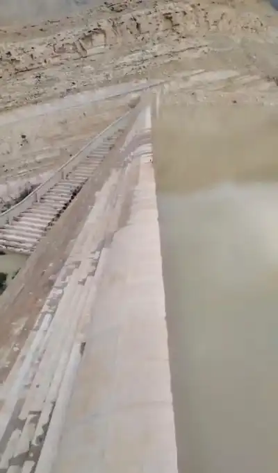 المياه تحذر من بدء فيضان سد