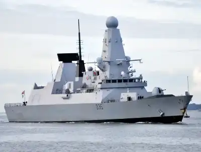 المدمرة البريطانية إتش إم إس دراغون