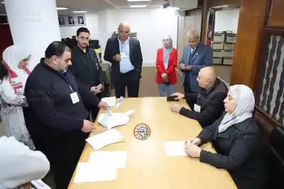 د.الناصر يفوز برئاسة نادي العاملين باليرموك