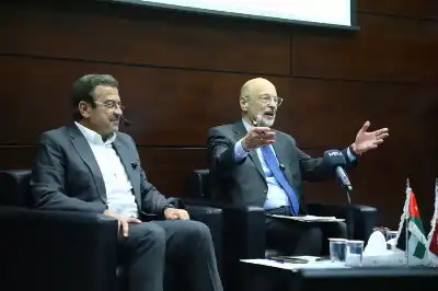 رئيس الوزراء الأسبق الرزاز في حوارات