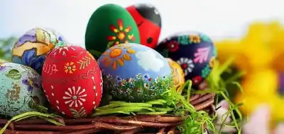 نفاع يستقبل المهنئين بعيد الفصح يومي