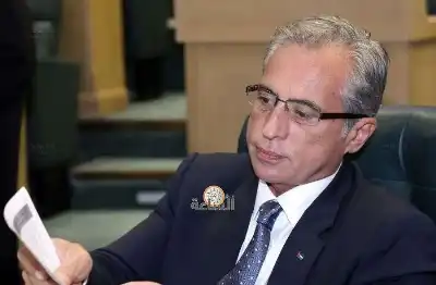 جعفر حسان يعمم برفع العلم الأردني