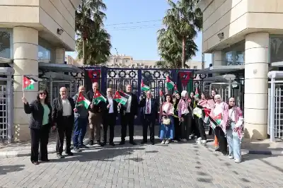 عمّان الأهلية تحتفل بيوم العلم الأردني