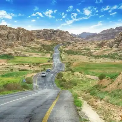 البترا: إقبال عائلي على منطقة البيضا