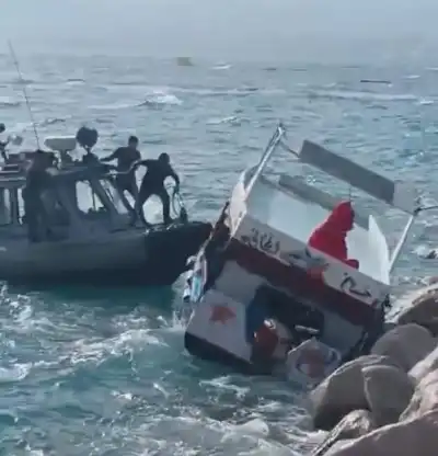 القوة البحرية والزوارق الملكية تنقذ مركبا