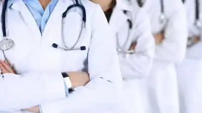 نقابة الأطباء تحذر من طوابير بطالة