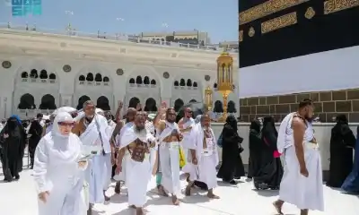 طلائع الحجاج يصلون إلى البيت العتيق