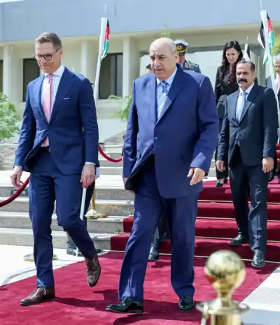 القاضي يستقبل الرئيس الفنلندي في مجلس