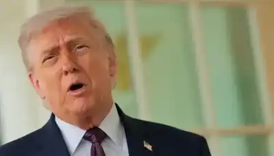 ترامب: إيران تنهار ماليا