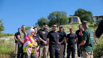 ولي العهد يؤكد أهمية تطوير السياحة