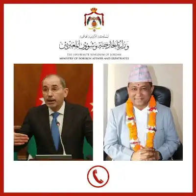 الصفدي يتلقى اتصالا هاتفيا من نظيره
