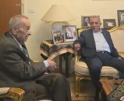 الشاعر حيدر محمود يغادر المستشفى.. والوزير