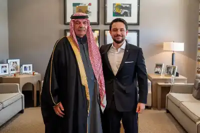 ولي العهد يلتقي الشيخ الخوالدة