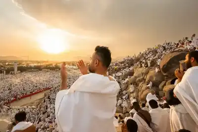 السعودية: تأشيرات الزيارة بجميع أنواعها ومسمياتها