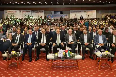 مندوبا عن الملك.. وزير العمل يرعى