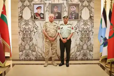 اللواء الحنيطي يكرم آمر مركز تدريب