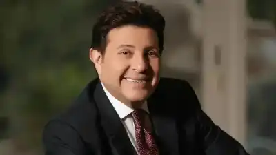 رحيل أمير الغناء.. وفاة هاني شاكر