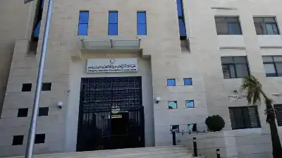 توقيف مدير منطقة بأمانة عمّان واثنين