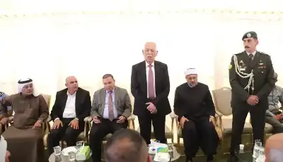 الديوان الملكي يعزي الزيود (صور)