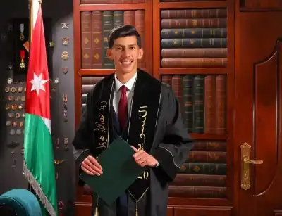 زيد الشهبان.. مبارك الشهادة الجامعية