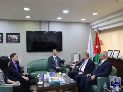 البوتاس العربية تبحث مع السفير الصيني