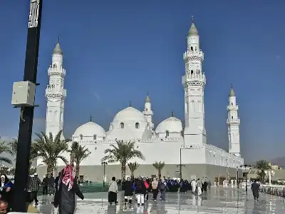 ماذا تعرف عن أول مسجد في