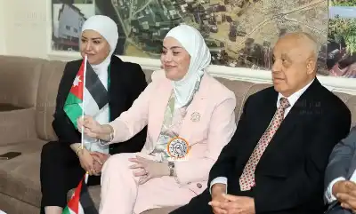قلقيلية وتلاع العلي تحتفلان بعيد الاستقلال