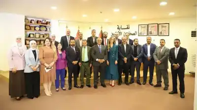 14 صحفية وصحفيا يؤدون القسم القانوني