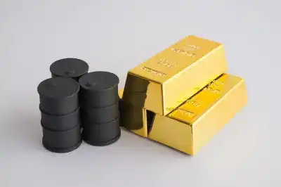استقرار أسعار الذهب وارتفاع النفط عالميا