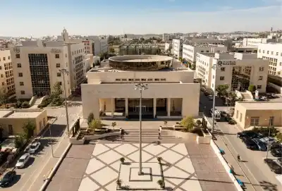 مجمع الملك الحسين للأعمال ينفذ عرض