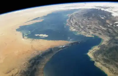 إيران: السماء والمضيق خط احمر