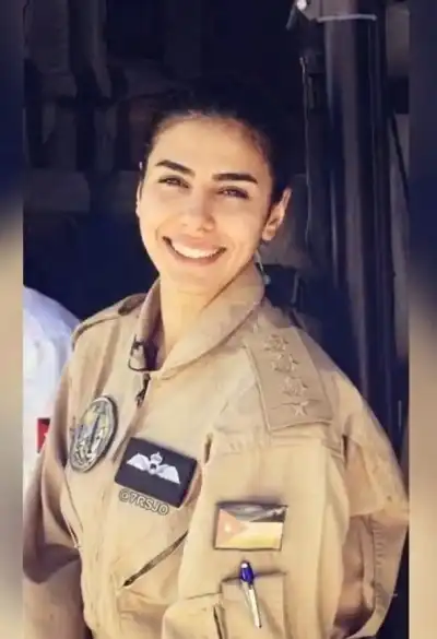 النقيب طيار آية الصوراني.. مبارك الترفيع