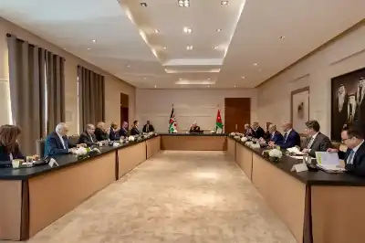 الملك يلتقي شخصيات اقتصادية.. ماذا قال