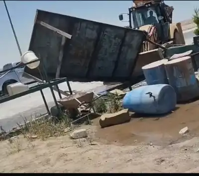 ضبط مرشات مياه على الطريق الصحراوي