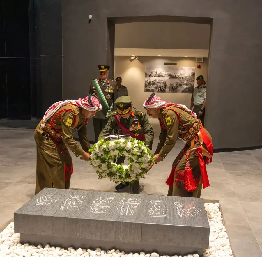 مدار الساعة,أخبار الأردن,اخبار الاردن,وزير الدفاع,الدكتور جعفر حسان,القوات المسلحة الأردنية,هيئة الأركان المشتركة,الأمير فيصل بن الحسين,رئيس الوزراء,الأمير غازي بن محمد,راشد بن الحسن,الأمن العام,عيد الجلوس,الثورة العربية الكبرى,يوم الجيش,القوات المسلحة,الجيش العربي