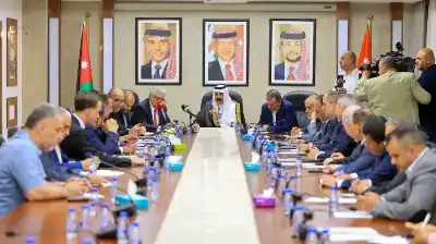 النقل النيابية تبحث تحديات قطاع تأجير