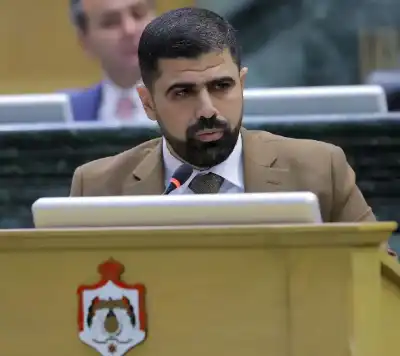 النيابة العامة تقرر الحجز على أموال