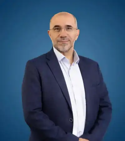تجارة عمان: شمول النقل السياحي المتخصص
