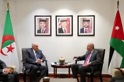 الصفدي يلتقي في عمان نظيره الجزائري