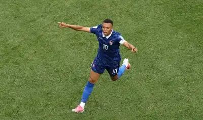 مبابي يقود فرنسا لتجاوز العراق في