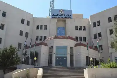 مشوقة يسأل عن قضايا فساد بوزارة