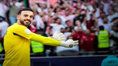 النشمي أبو ليلى يضع قدمه على