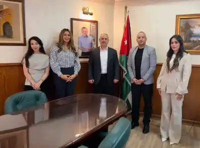 مدير عام هيئة الإعلام يشيد بجهود